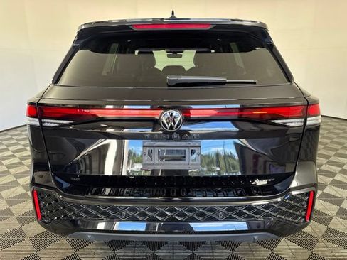 Certified 2025 Volkswagen Tiguan SE R-Line AWD/4WD image 21