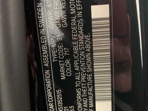 Certified 2025 Volvo XC90 B6 Plus image 13