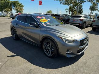 Used 2018 INFINITI QX30 Sport image 1