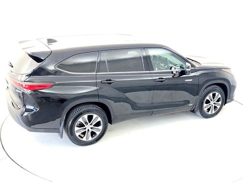 Certified 2021 Toyota Highlander XLE image 14