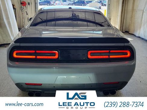 Used 2021 Dodge Challenger SXT w/ Driver Convenience Group RWD image 2