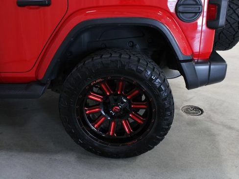 Used 2018 Jeep Wrangler Unlimited Sahara w/ Cold Weather Group AWD/4WD image 27