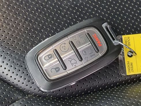 Certified 2019 Chrysler Pacifica Limited w/ S Appearance Package image 44