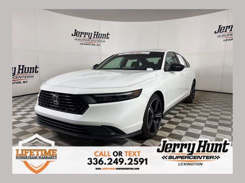 Used 2025 Honda Accord Sport image 1