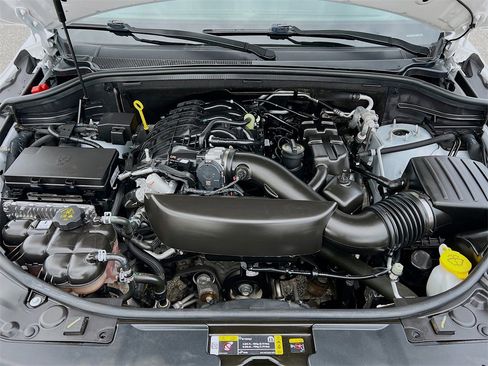 Used 2024 Dodge Durango GT image 32