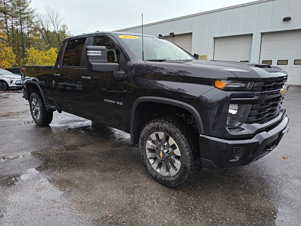 Used 2024 Chevrolet Silverado 2500 Custom w/ Custom Value Package AWD/4WD image 7