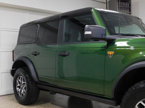 Used 2024 Ford Bronco Badlands image 13