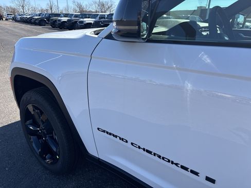 New 2026 Jeep Grand Cherokee Limited AWD/4WD image 14
