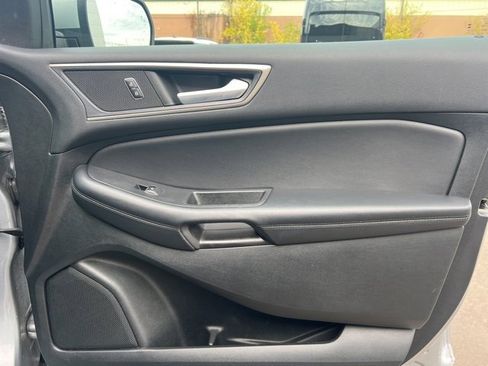 Used 2023 Ford Edge SEL image 10