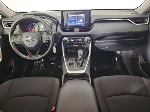 Used 2020 Toyota RAV4 LE FWD image 11