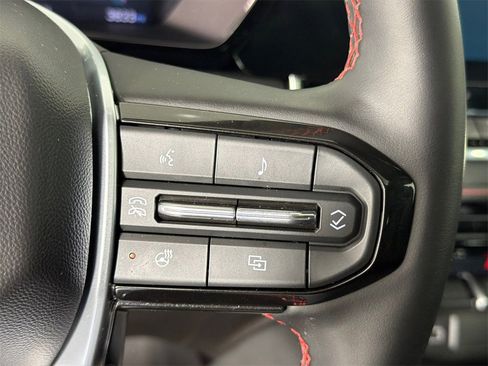 Used 2026 Chevrolet Colorado Z71 w/ Technology Package image 27