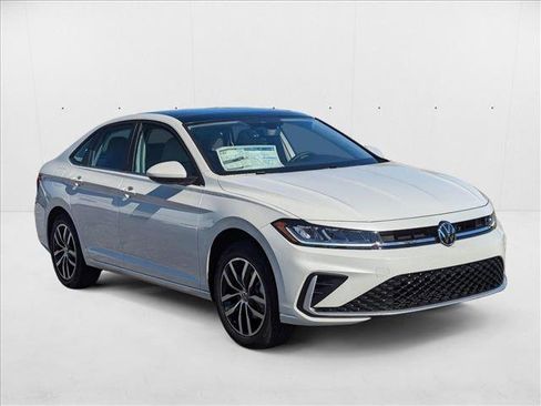 New 2025 Volkswagen Jetta SE image 6