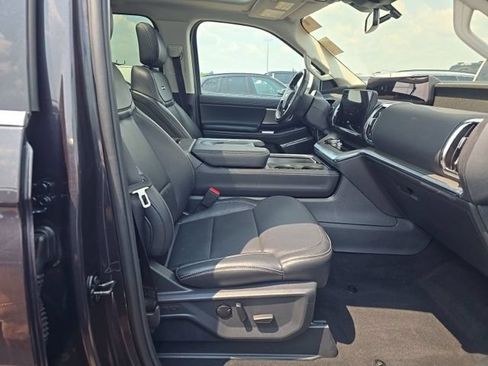 Used 2025 Ford Expedition Platinum AWD/4WD image 10