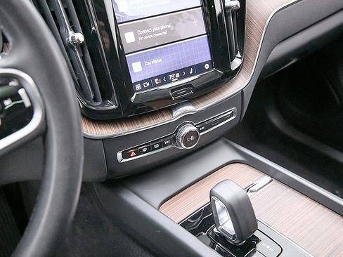 Certified 2024 Volvo XC60 B5 Plus w/ Protection Package Premier image 16