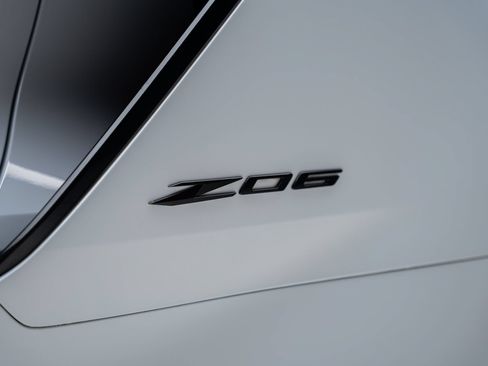 Used 2024 Chevrolet Corvette Z06 RWD image 25