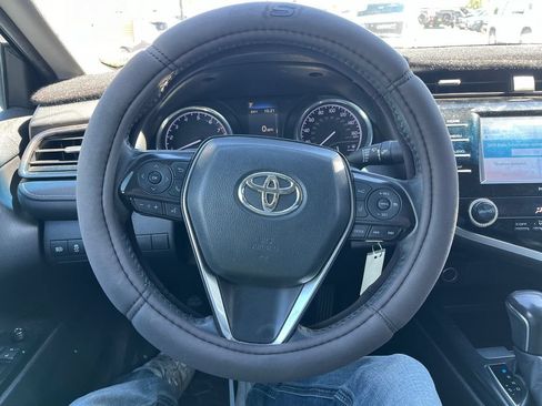 Used 2020 Toyota Camry SE w/ Carpet Mat Package FWD image 12