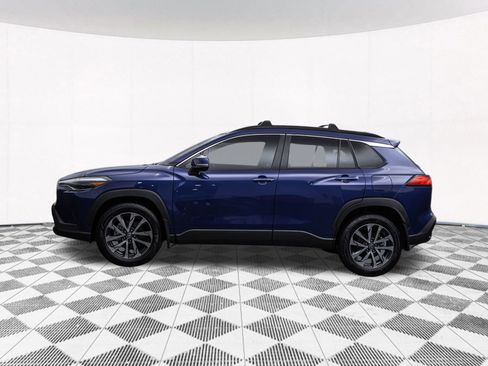 Used 2024 Toyota Corolla Cross XLE image 6