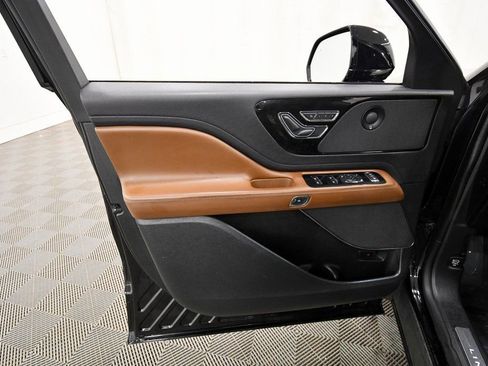 Used 2021 Lincoln Aviator Reserve image 13