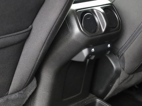 Used 2023 Jeep Gladiator Willys image 18