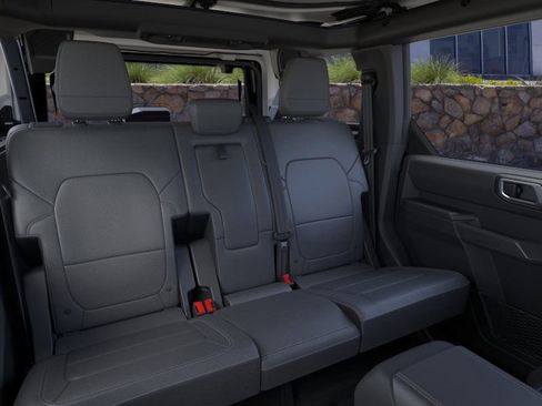 New 2025 Ford Bronco Badlands image 11