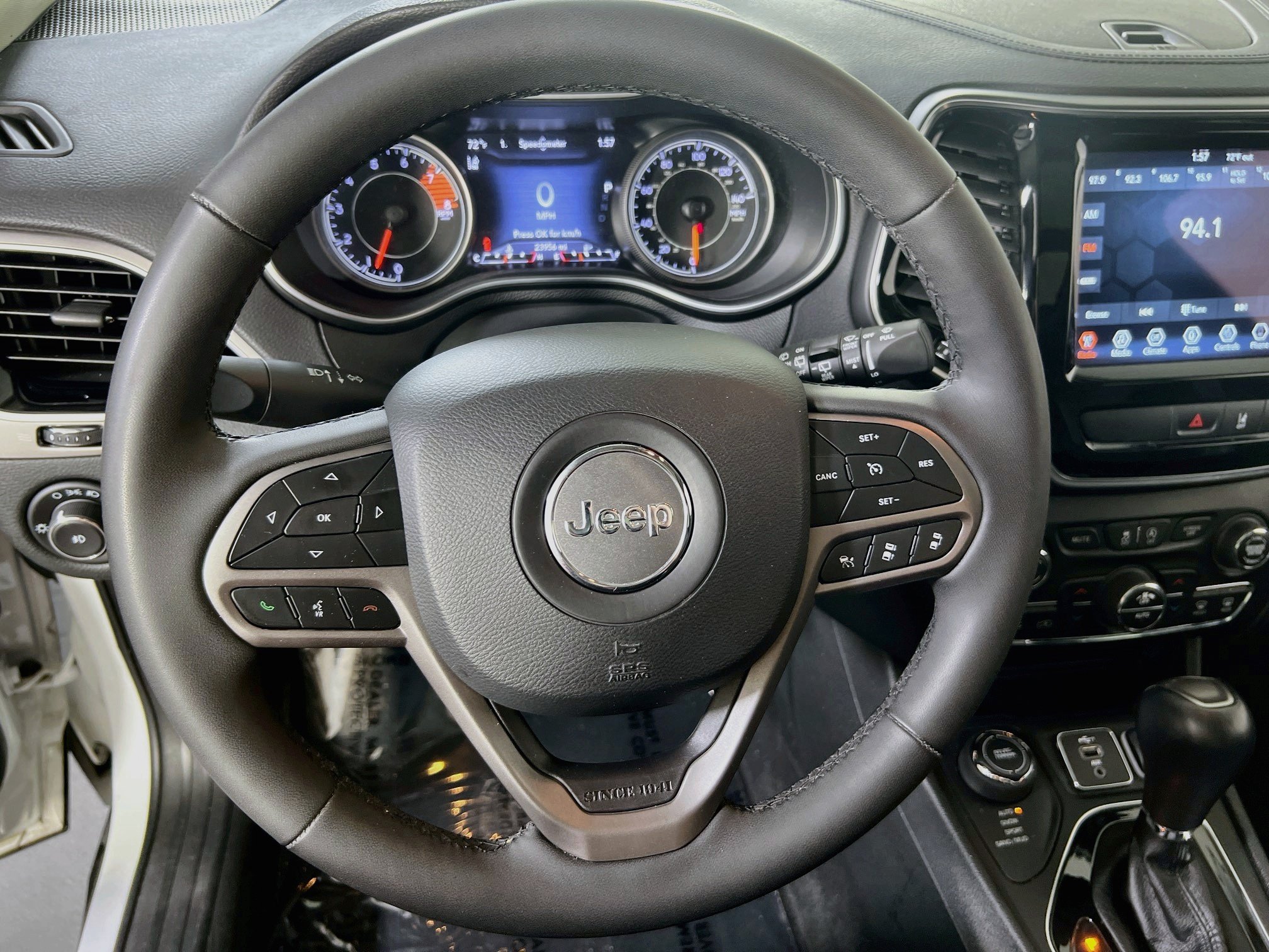 Used 2022 Jeep Cherokee Limited AWD/4WD image 11