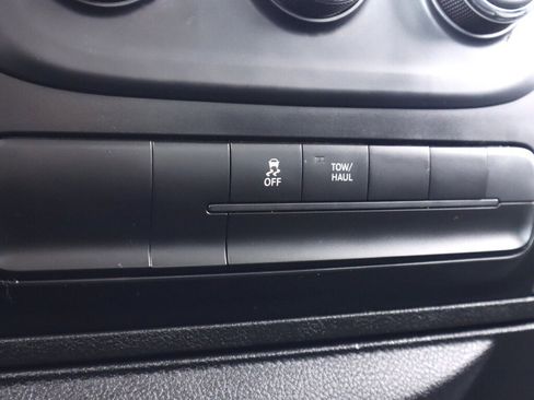 Used 2024 RAM 1500 Classic SLT AWD/4WD image 27