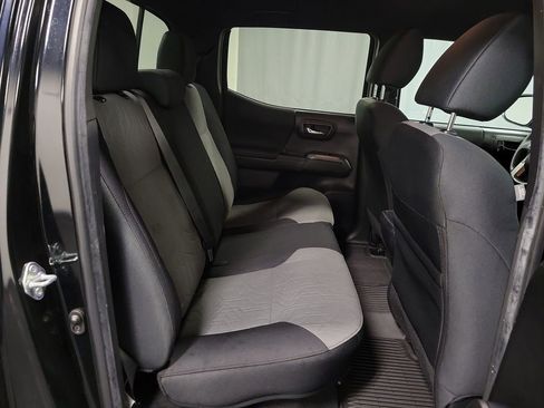 Used 2022 Toyota Tacoma TRD Off-Road w/ Technology Package image 23