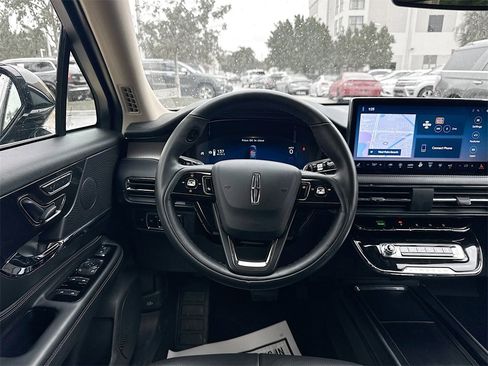 Used 2024 Lincoln Corsair Reserve image 24