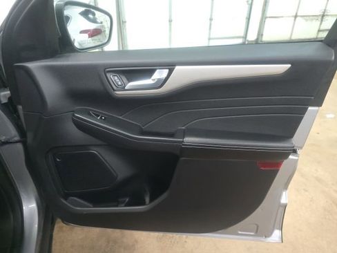 Used 2022 Ford Escape SEL image 6