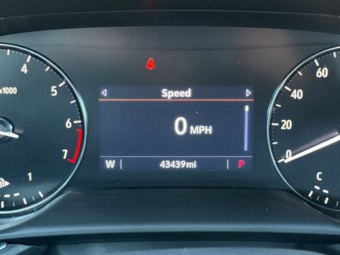 Used 2022 Buick Envision Preferred image 3