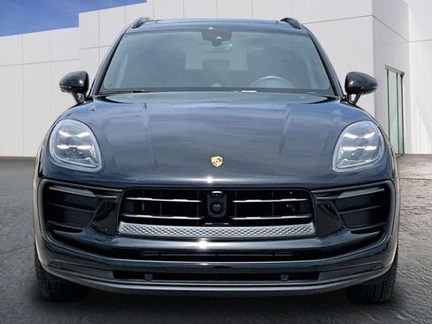 Certified 2026 Porsche Macan AWD/4WD image 10