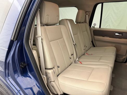 Used 2011 Ford Expedition XLT AWD/4WD image 23