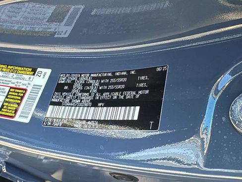 Certified 2025 Toyota Grand Highlander FWD image 24