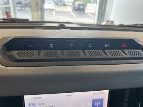 Used 2023 Ford Bronco Badlands image 30