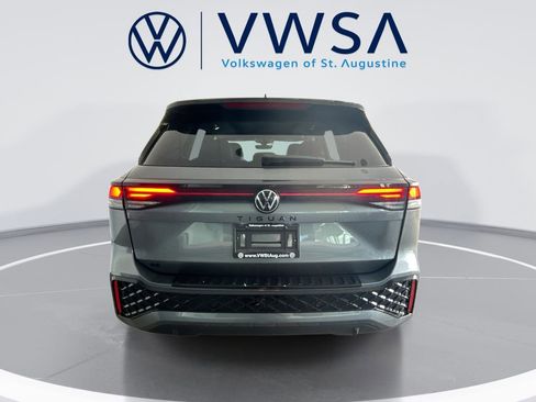 New 2026 Volkswagen Tiguan SE R-Line FWD image 6