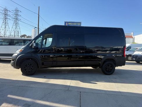 Used 2023 RAM ProMaster 2500 w/ Driver Convenience Group FWD image 4