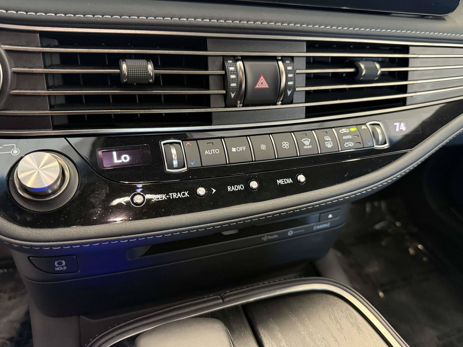 Certified 2022 Lexus LS 500 AWD w/ Accessory Package (Z1) image 24