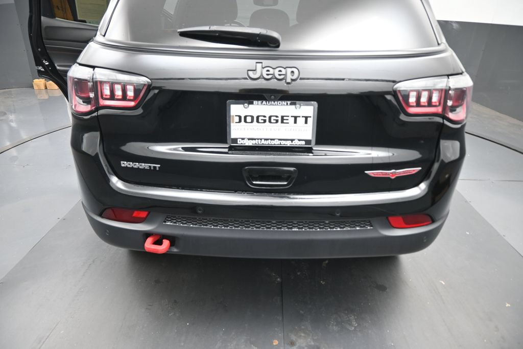 Used 2024 Jeep Compass Trailhawk AWD/4WD image 2