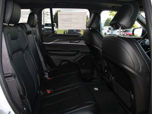 New 2025 Jeep Grand Cherokee Limited image 29