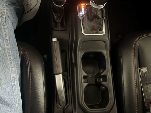 Used 2021 Jeep Wrangler Unlimited Rubicon image 22