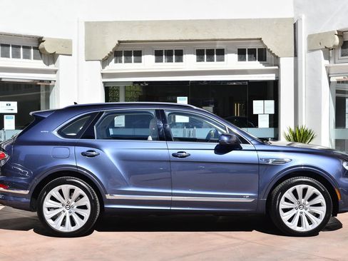 Used 2021 Bentley Bentayga AWD/4WD image 5
