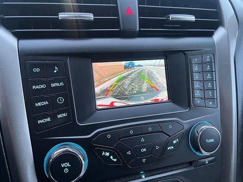 Used 2017 Ford Fusion SE image 28