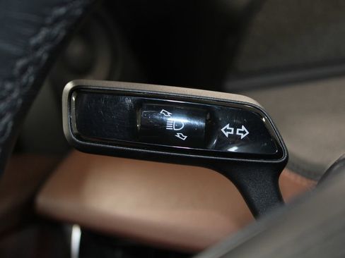 Used 2025 Lincoln Navigator Reserve image 45