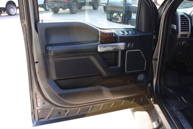 Used 2017 Ford F150 Platinum w/ Equipment Group 701A Luxury AWD/4WD image 38