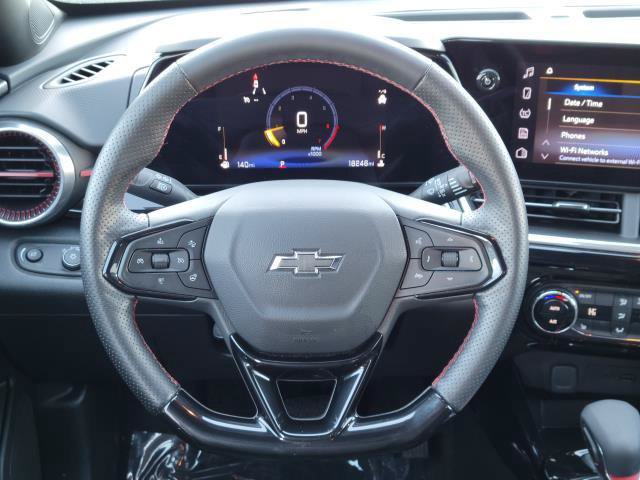 Used 2025 Chevrolet Trax RS w/ Driver Confidence Package FWD image 32