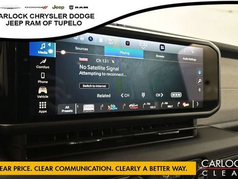 Used 2025 Jeep Wrangler Unlimited Sahara AWD/4WD image 21
