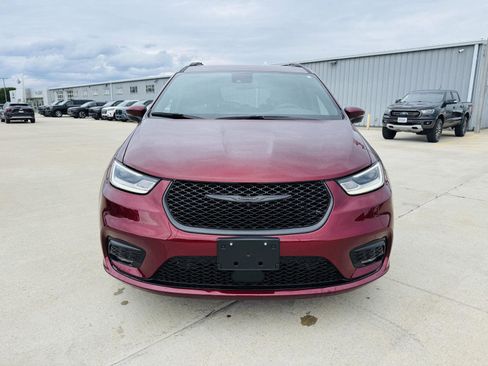 Used 2023 Chrysler Pacifica Touring-L w/ S Appearance Package FWD image 36