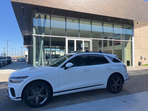 Used 2025 Genesis GV70 3.5T Sport w/ Sport Advanced Package image 8