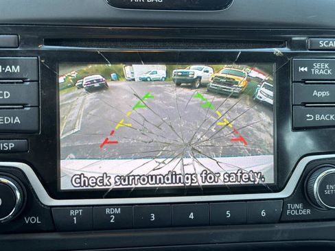 Used 2016 Nissan Juke S image 24