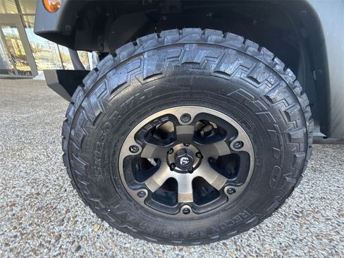 Used 2015 Jeep Wrangler Unlimited Rubicon w/ Connectivity Group image 29